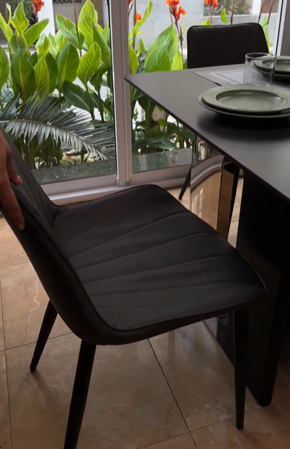 Table Chromanoir + 06 Chaises